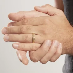 Histoire d'Or Alliance Laurette Ruban Plat Or Jaune Hot