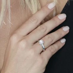 Histoire d'Or Bague Solitaire Natalia Or Blanc Diamant Synthetique Sale