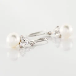 Histoire d'Or Boucles D'oreilles Pendantes Taissia Or Blanc Perle Culture Et Oxyde or blanc perle nacre New