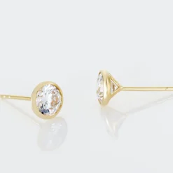 Histoire d'Or Boucles D'oreilles Puces Daria Serti Clos Or Jaune Oxyde De Zirconium Sale
