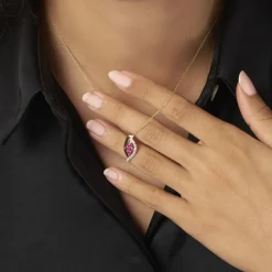 Histoire d'Or Collier Hoela Or Jaune Diamant Et Rubis Sale