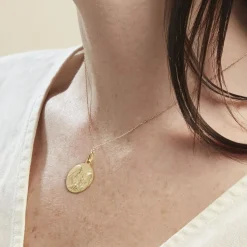 Histoire d'Or Medaille Or Jaune Sainte Famille Discount