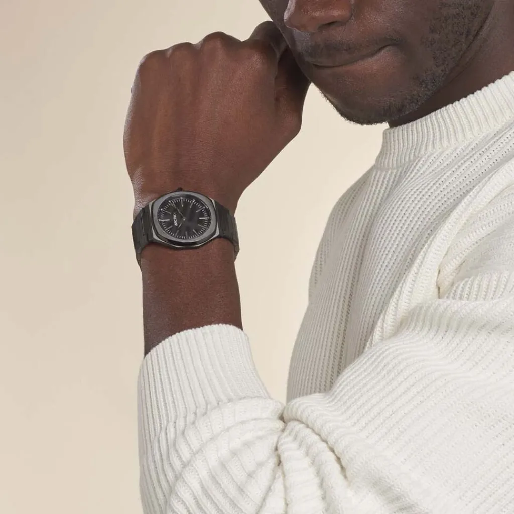 ARCTIK Montre Cargo Noir cadran noir fond noir bracelet acier noir Hot