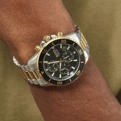 HUGO BOSS Montre Boss Admiral Noir cadran argenté fond noir bracelet acier bicolore Outlet