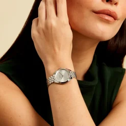 HUGO BOSS Montre Boss Mae Blanc cadran argenté fond blanc bracelet acier argenté Sale