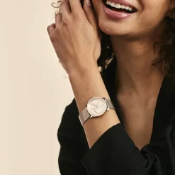 CALVIN KLEIN Montre Iconic Mesh Rose cadran doré rose fond rose bracelet acier rose Best