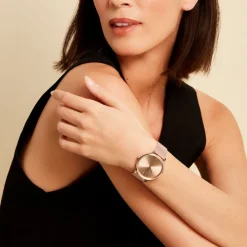 CALVIN KLEIN Montre Timeless 2h Rose cadran doré rose fond rose bracelet acier rose Clearance