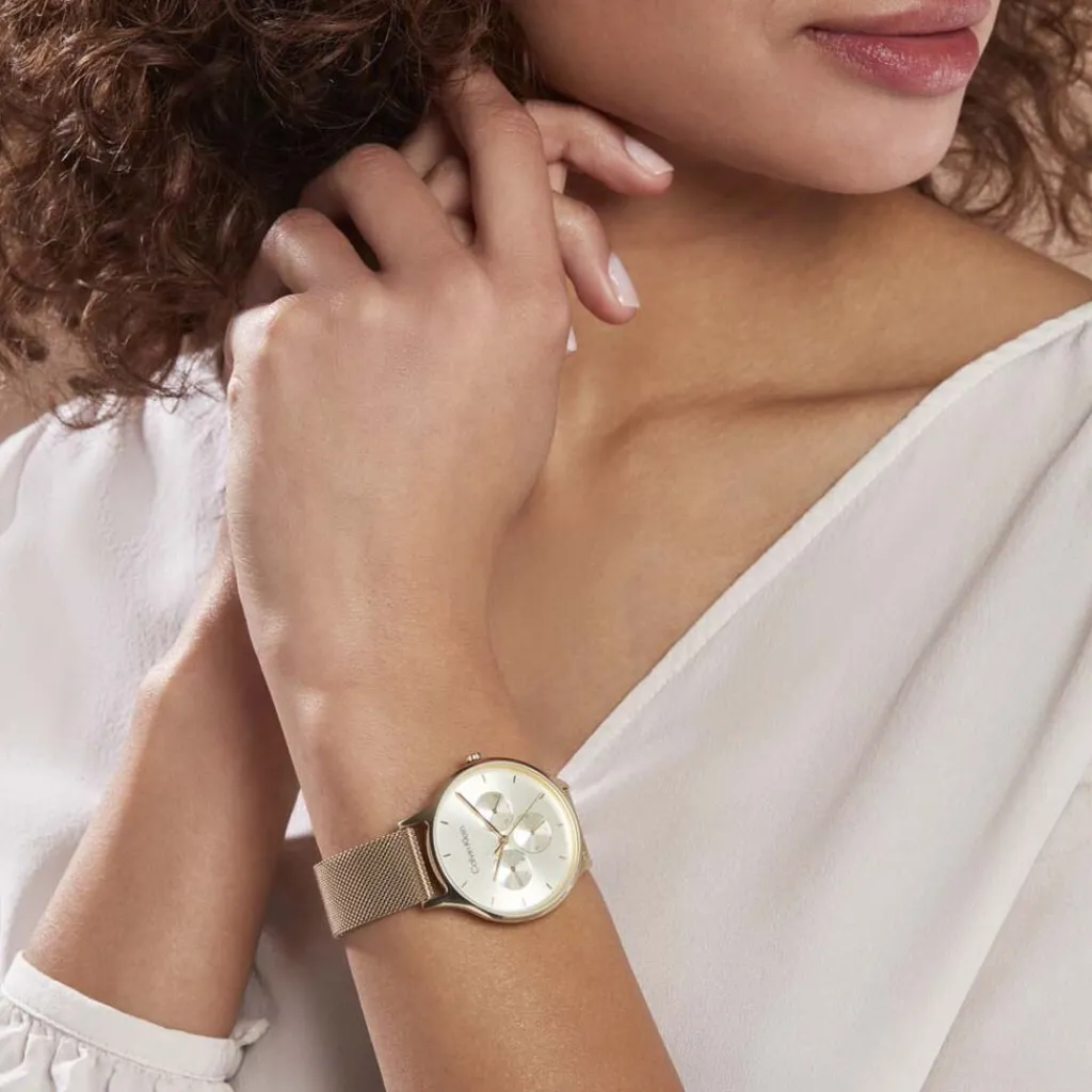 CALVIN KLEIN Montre Timeless Multi Champagne cadran doré fond champagne bracelet acier doré Sale