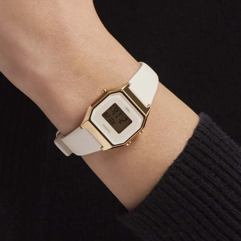 CASIO COLLECTION Montre Blanc cadran dore fond blanc bracelet cuir rose Outlet