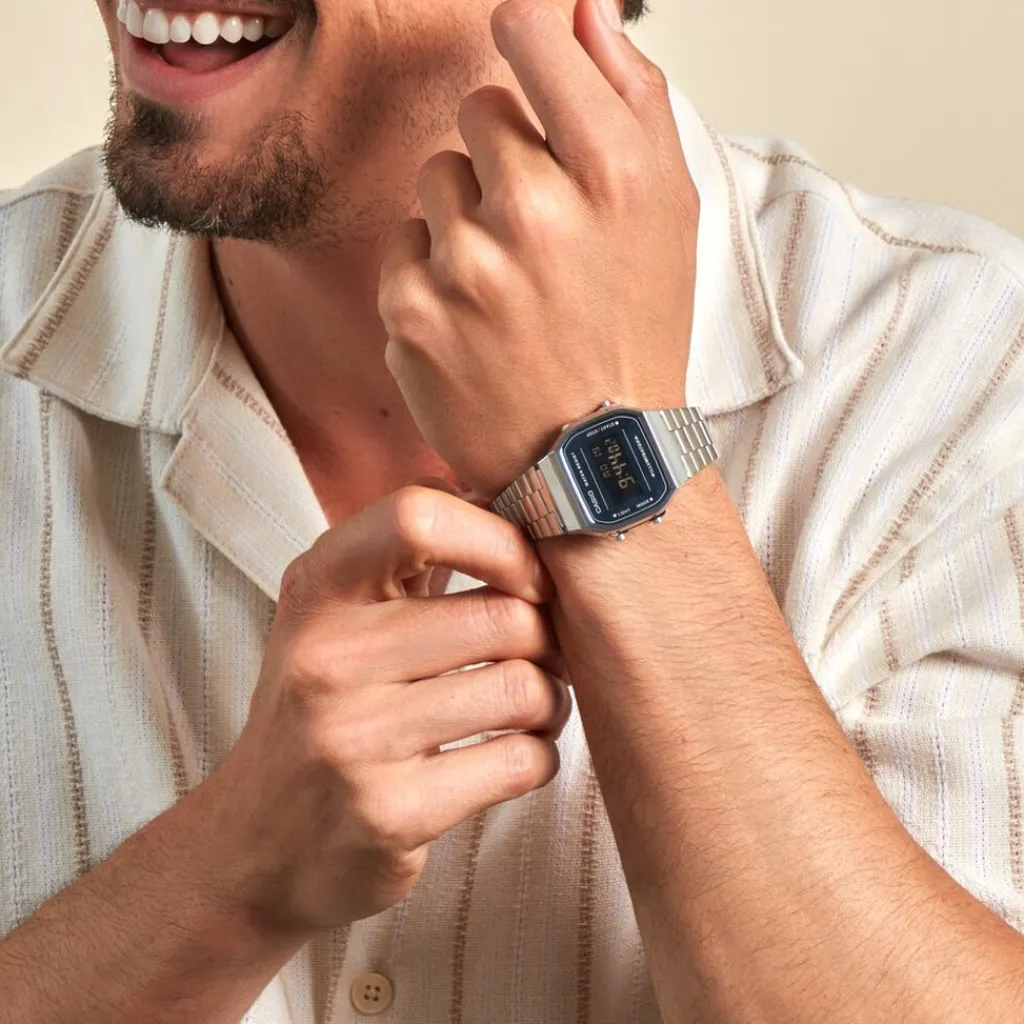 CASIO COLLECTION Montre Bleu cadran gris bracelet acier argenté Sale