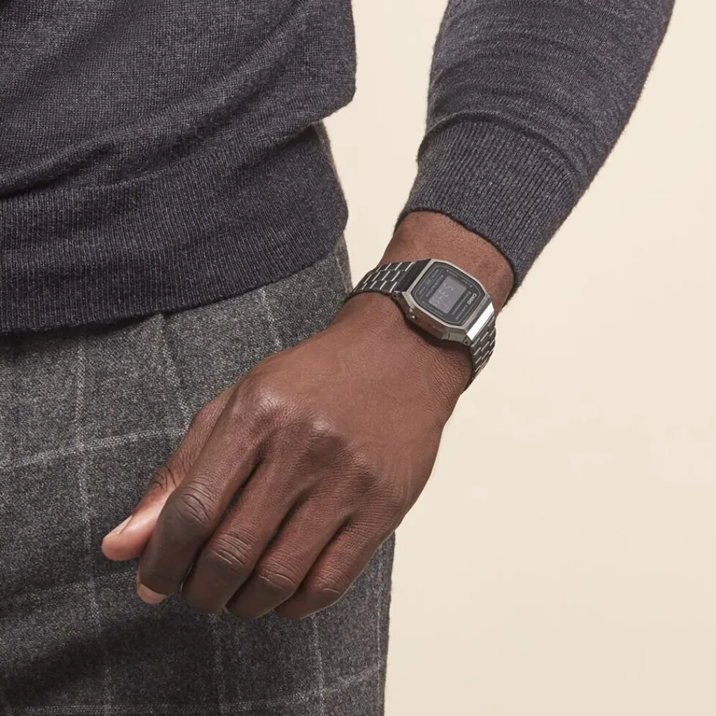 CASIO COLLECTION Montre Vintage Noir cadran gris bracelet acier gris Clearance