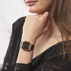 CASIO COLLECTION Montre Vintage Noir cadran doré fond noir bracelet acier noir Online