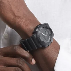 CASIO G-SHOCK Montre Black & White Noir cadran noir fond noir bracelet résine noire Outlet