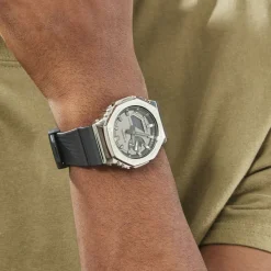 CASIO G-SHOCK Montre Gris cadran argenté bracelet résine noire Best