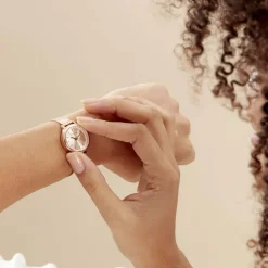 CODHOR Montre Nerine Rose cadran doré rose fond rose bracelet acier doré rose