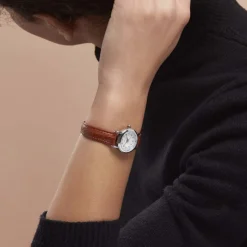 CODHOR Montre Veronique Blanc cadran argenté fond blanc bracelet synthétique marron