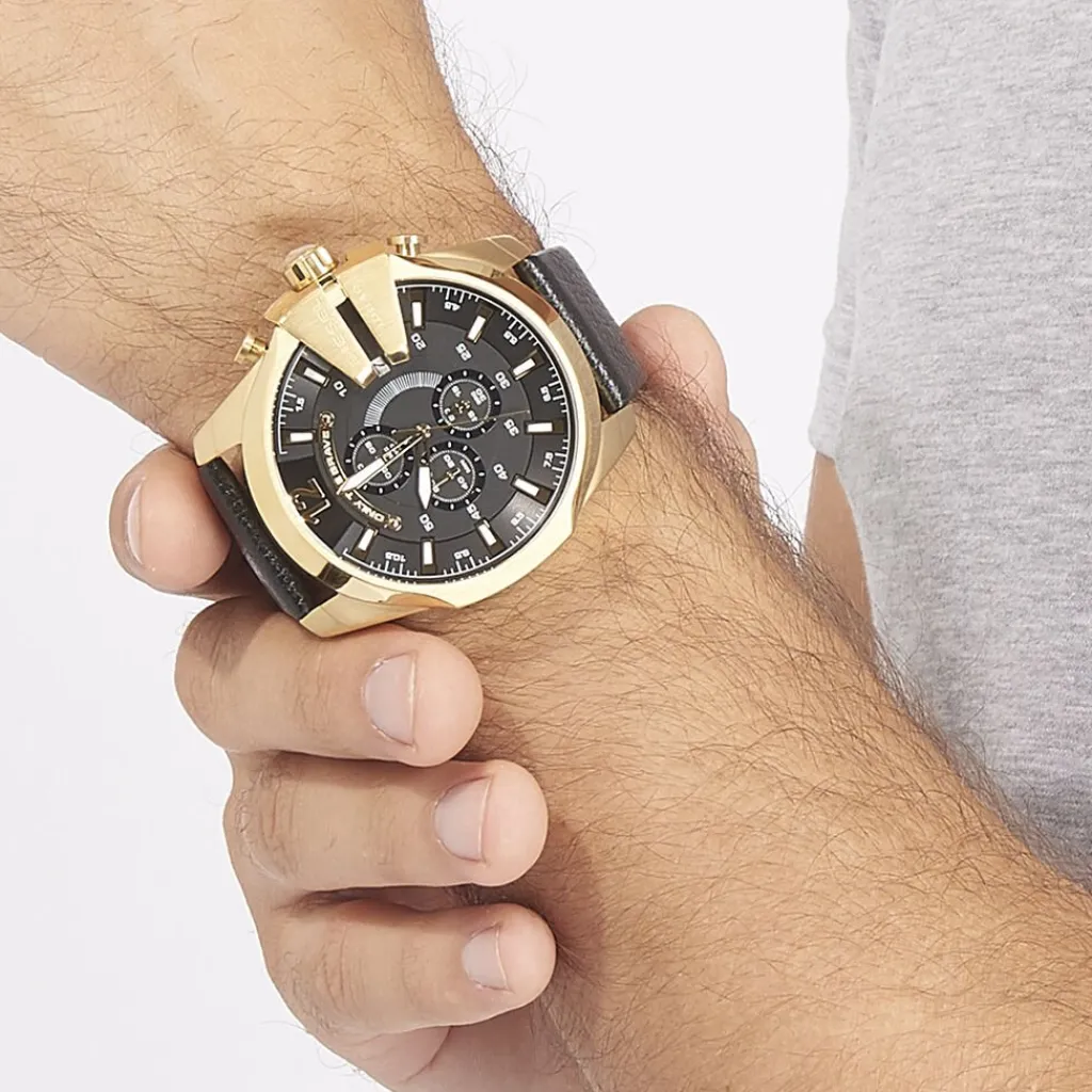 DIESEL Montre Mega Chief Noir cadran doré fond noir bracelet cuir noir Discount