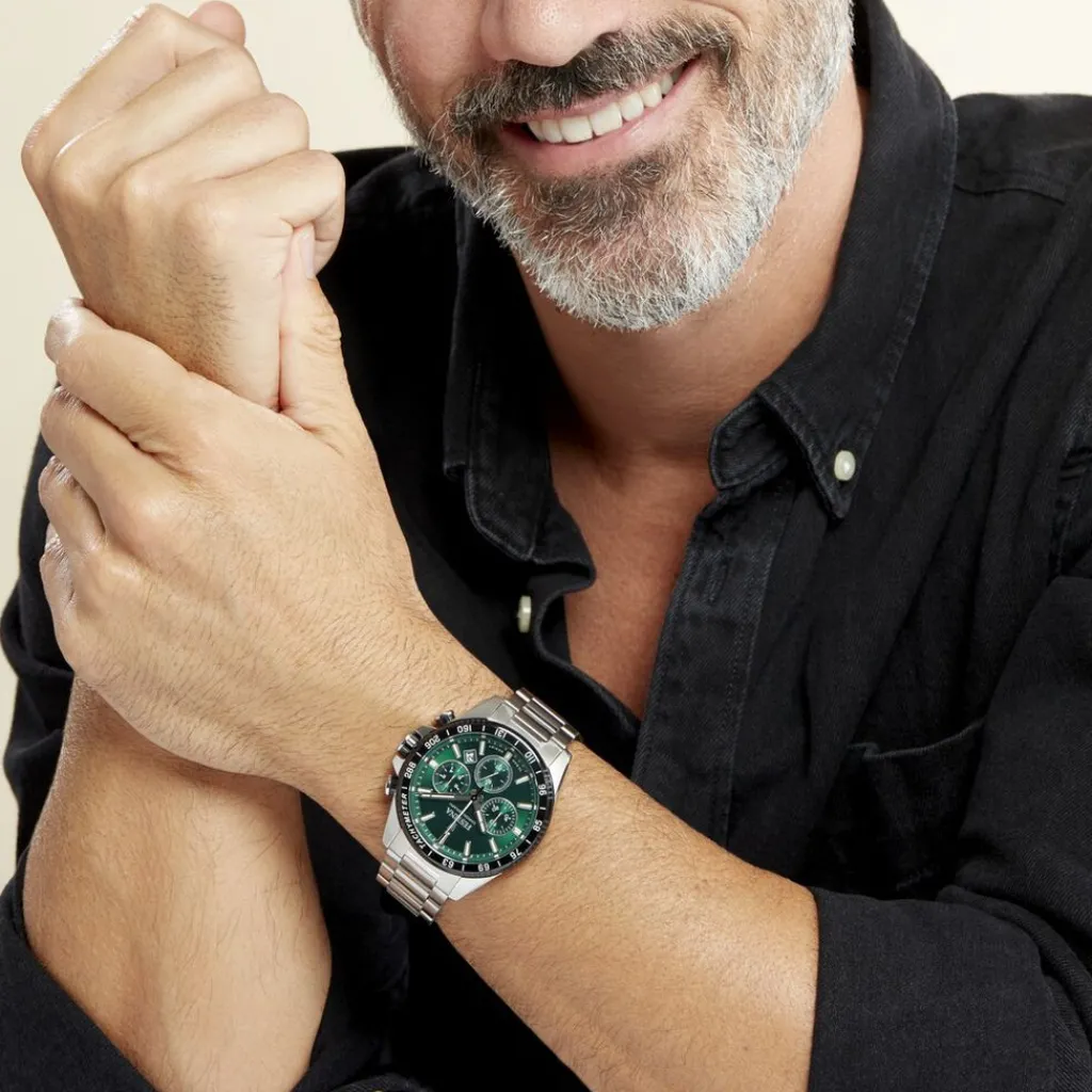 FESTINA Montre Timeless Chronograph Vert cadran argenté fond vert bracelet acier argenté