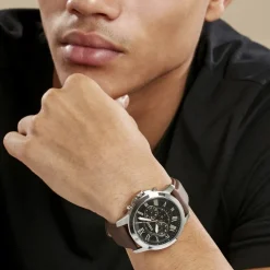 FOSSIL Montre Grant Noir cadran argenté fond noir bracelet cuir brun Clearance