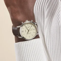 FOSSIL Montre Neutra Chrono Beige cadran argenté fond beige bracelet cuir brun Discount