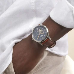 FOSSIL Montre Townsman Bleu cadran argenté fond bleu bracelet cuir brun