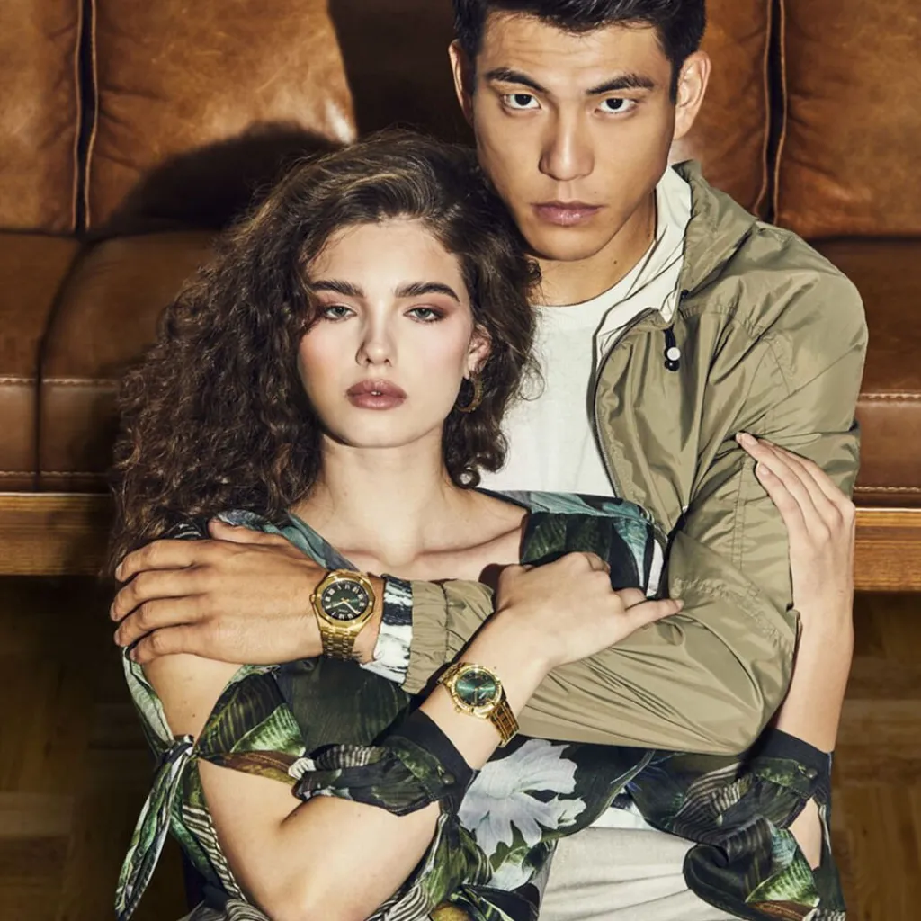 GUESS Montre Cosmo Vert cadran doré fond vert bracelet acier doré