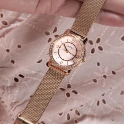 GUESS Montre Melody Blanc cadran doré fond blanc bracelet acier rose Sale