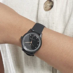 ICE WATCH Montre Solar Power Noir cadran noir fond noir bracelet silicone noire Online