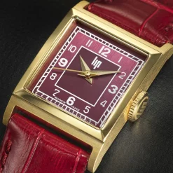 LIP Montre Churchill C18 Bordeaux cadran doré fond bordeaux bracelet cuir de vache bordeaux Sale