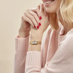 LIP Montre Churchill T13 Blanc cadran doré fond blanc bracelet acier doré Best