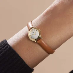 LIP Montre Henriette 19 Argenté cadran doré fond argenté bracelet cuir marron New