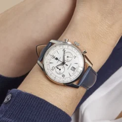 LIP Montre Himalaya Chrono Blanc Argenté cadran argenté fond blanc bracelet cuir bleu Online