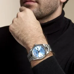 LOTUS Montre Freedom Collection Bleu Ciel cadran argenté fond bleu ciel bracelet acier argenté Best