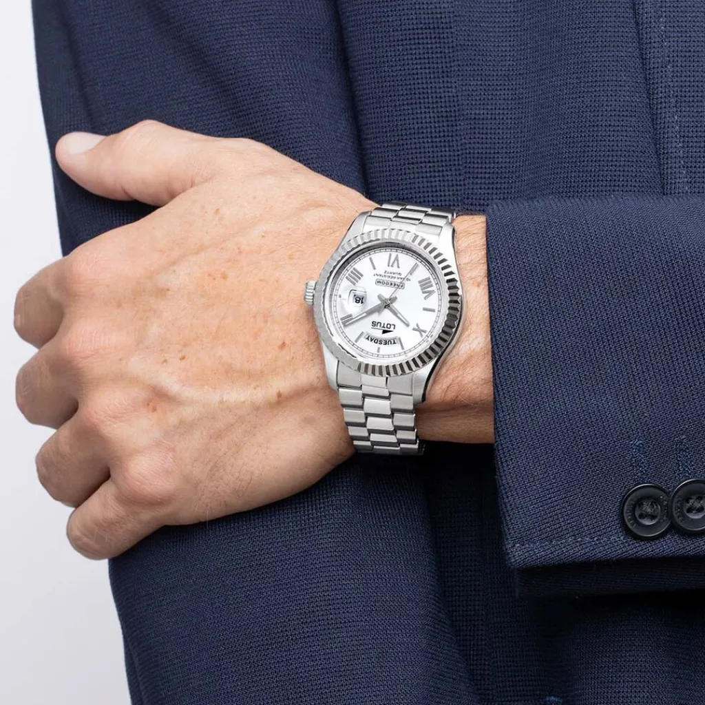 LOTUS Montre Freedom Collection Argenté cadran argenté fond argenté bracelet acier argenté