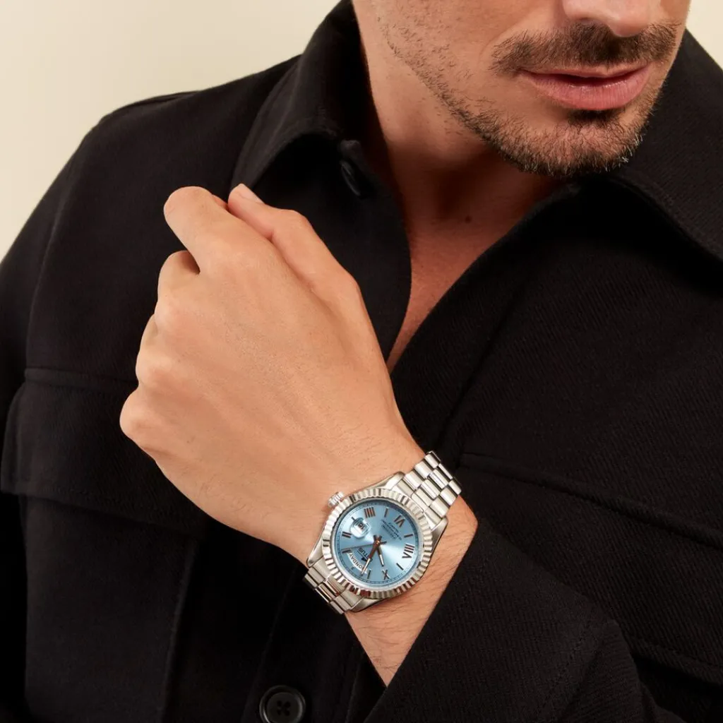 LOTUS Montre Freedom Collection Bleu Ciel cadran argenté fond bleu ciel bracelet acier argenté