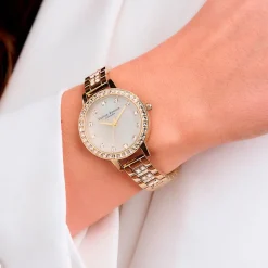 OLIVIA BURTON Montre Treasure Nacre Blanche cadran doré fond nacre bracelet acier doré Hot