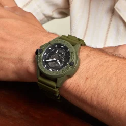 PHILIPP PLEIN Montre The Skull Ecoceramic Noir cadran vert fond noir bracelet silicone vert New