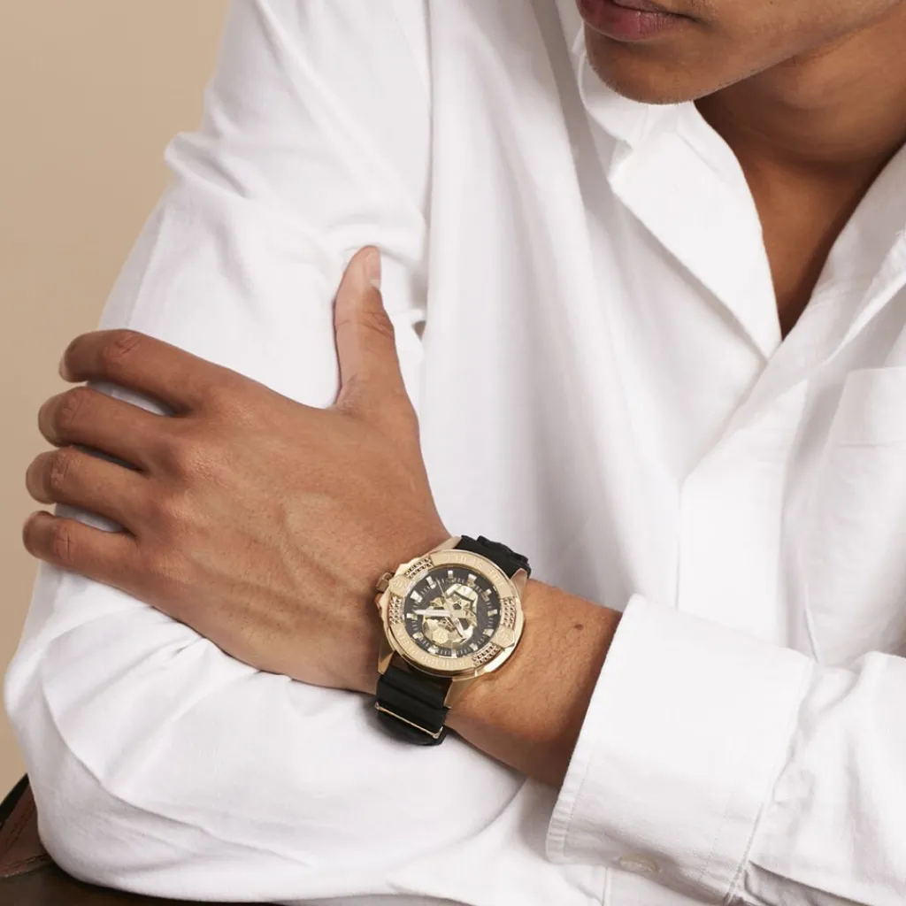 PHILIPP PLEIN Montre The $kull Noir cadran doré fond noir bracelet silicone noir Outlet