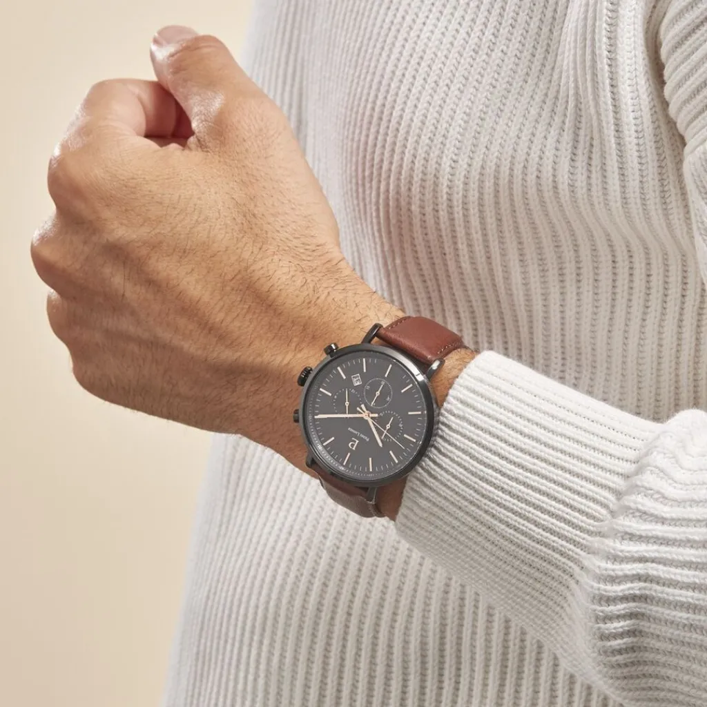 PIERRE LANNIER Montre Baron Noir cadran noir fond noir bracelet cuir brun