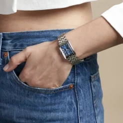 SEIKO Montre Classique Bleu cadran argenté fond bleu bracelet acier argenté Outlet