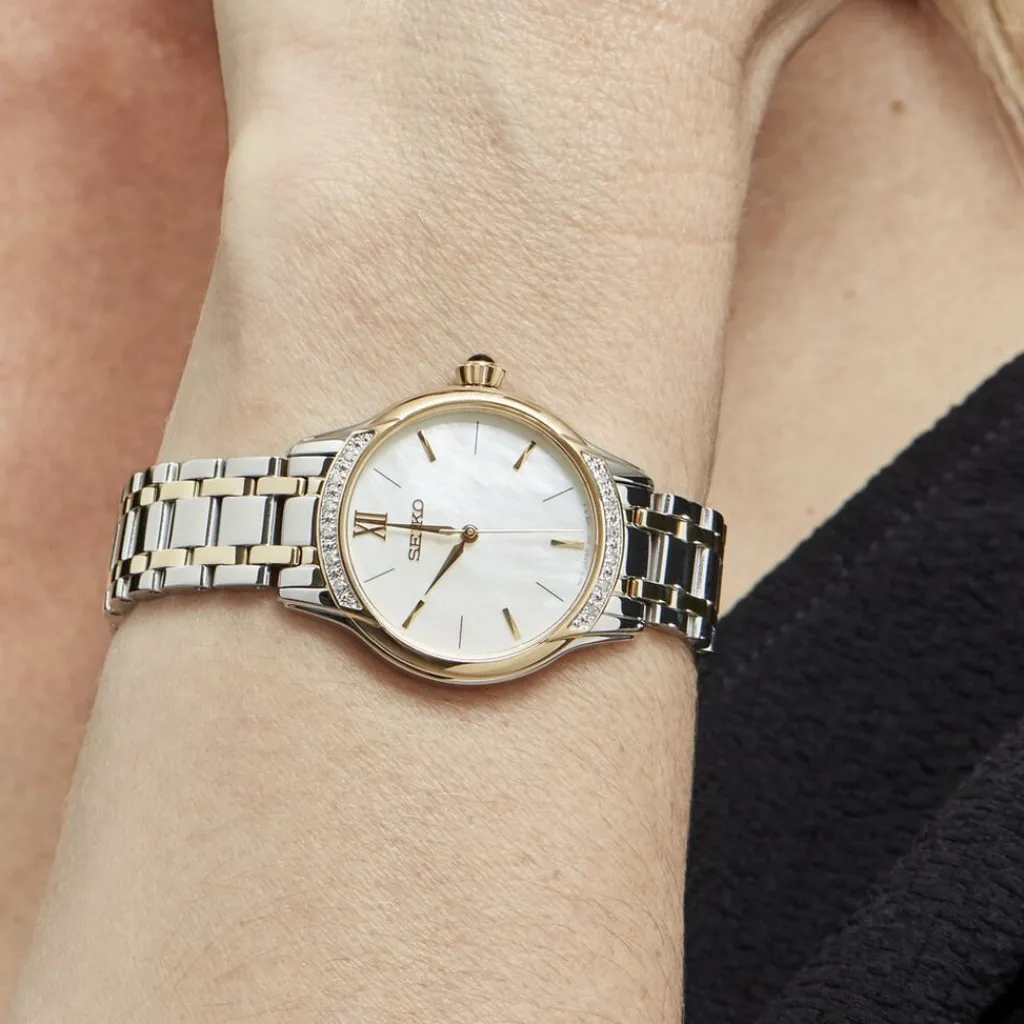 SEIKO Montre Classique Nacre cadran bicolore fond nacre bracelet acier bicolore