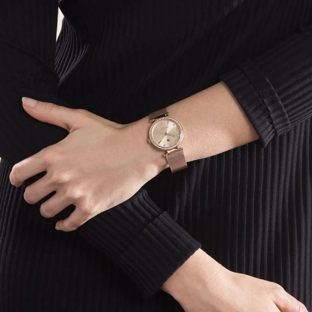 TOMMY HILFIGER Montre Lynn Rose cadran doré rose fond rose bracelet acier rose Online