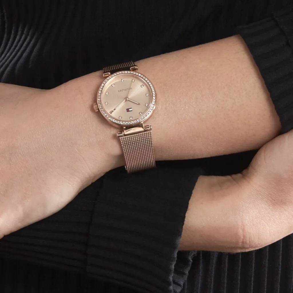 TOMMY HILFIGER Montre Lynn Rose cadran doré rose fond rose bracelet acier rose Online